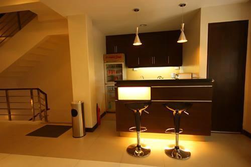 โอลองกาโป ทราเวล ลอดจ์ Hotel ภายนอก รูปภาพ