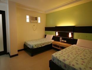 โอลองกาโป ทราเวล ลอดจ์ Hotel ภายนอก รูปภาพ