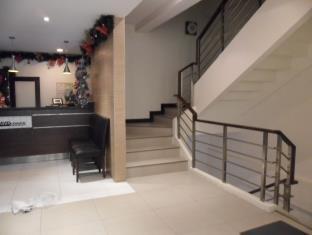 โอลองกาโป ทราเวล ลอดจ์ Hotel ภายนอก รูปภาพ