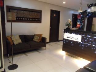 โอลองกาโป ทราเวล ลอดจ์ Hotel ภายนอก รูปภาพ