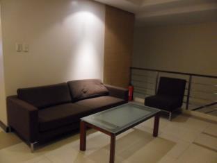 โอลองกาโป ทราเวล ลอดจ์ Hotel ภายนอก รูปภาพ